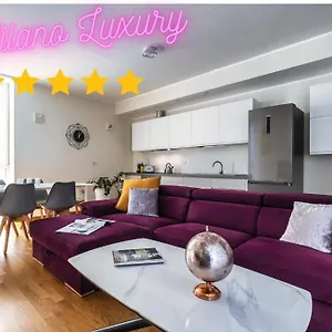 5 Min Walk From Subway Elegant & Modern , Milano Italia